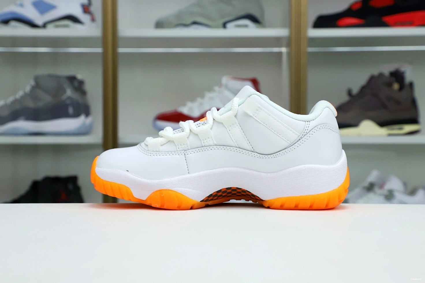 WMNS AIR 'BRIGHT CITRUS' 11 JORDAN RETRO LOW 0809